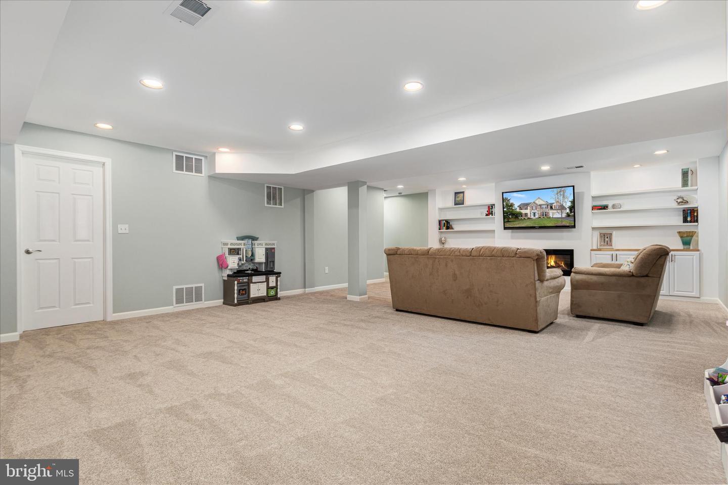 41591 BOSTONIAN PL, ALDIE, Virginia 20105, 5 Bedrooms Bedrooms, 9 Rooms Rooms,3 BathroomsBathrooms,Residential,For sale,41591 BOSTONIAN PL,VALO2115224 MLS # VALO2115224