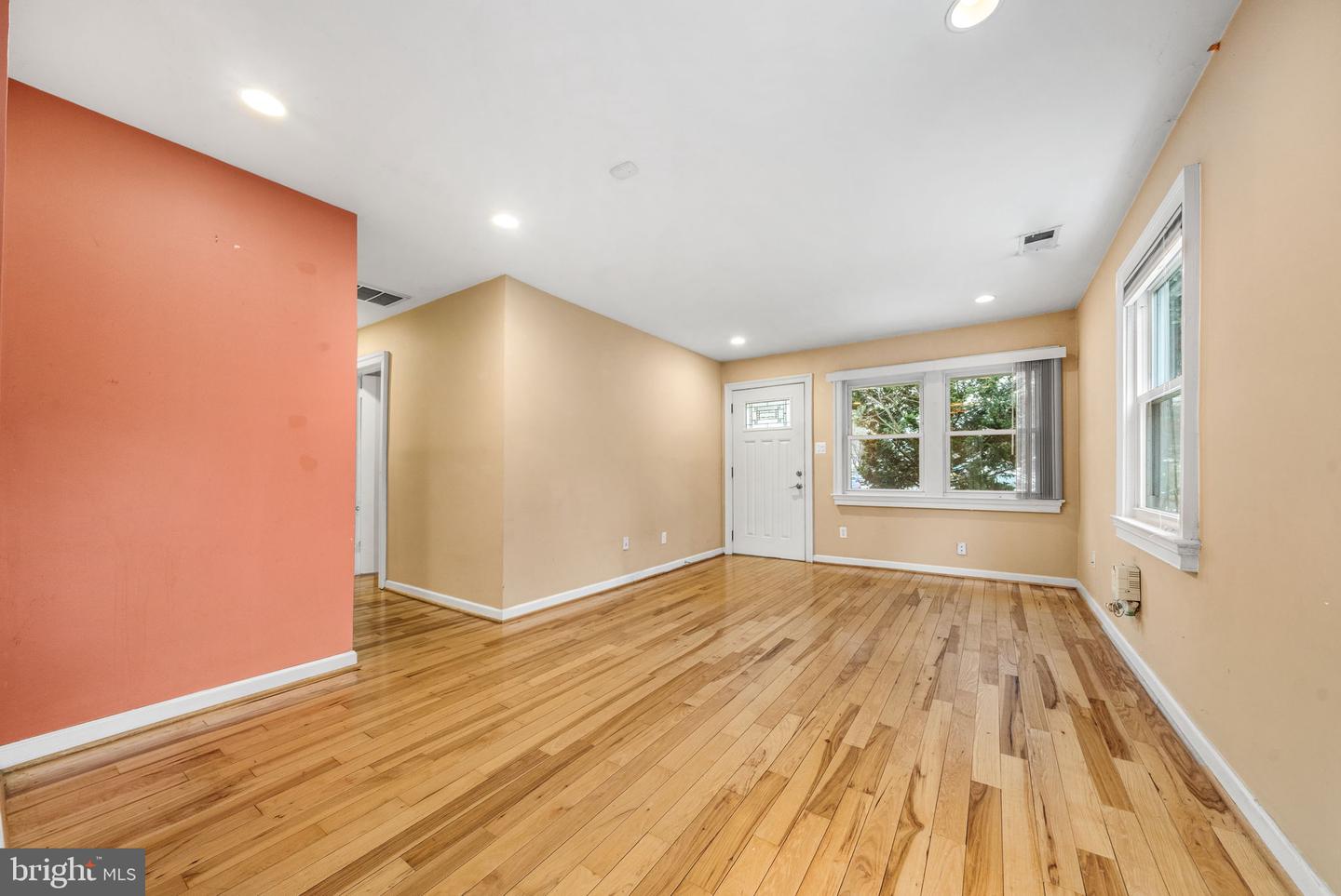 7230 PIMMIT CT, FALLS CHURCH, Virginia 22043, 3 Bedrooms Bedrooms, ,1 BathroomBathrooms,Residential,For sale,7230 PIMMIT CT,VAFX2289050 MLS # VAFX2289050