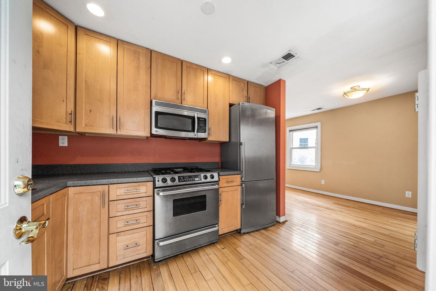 7230 PIMMIT CT, FALLS CHURCH, Virginia 22043, 3 Bedrooms Bedrooms, ,1 BathroomBathrooms,Residential,For sale,7230 PIMMIT CT,VAFX2289050 MLS # VAFX2289050