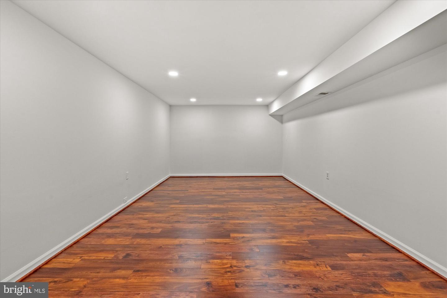 8812 SURREY CT, ALEXANDRIA, Virginia 22309, 4 Bedrooms Bedrooms, ,3 BathroomsBathrooms,Residential,For sale,8812 SURREY CT,VAFX2290254 MLS # VAFX2290254