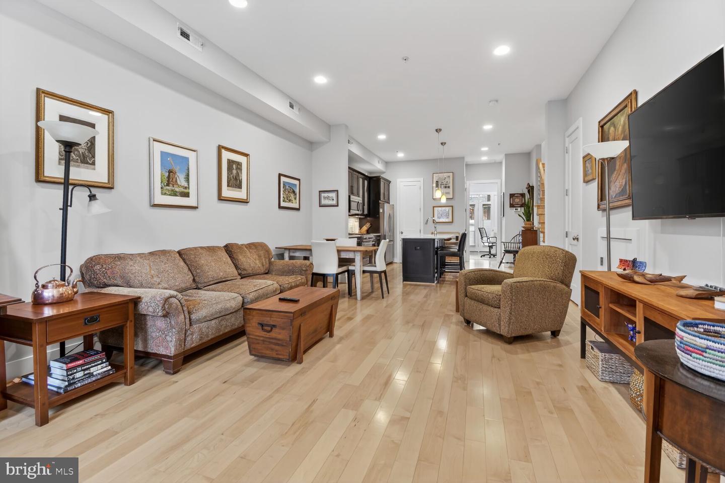 912 S ST NW #1, WASHINGTON, District Of Columbia 20001, 2 Bedrooms Bedrooms, ,2 BathroomsBathrooms,Residential,For sale,912 S ST NW #1,DCDC2245846 MLS # DCDC2245846