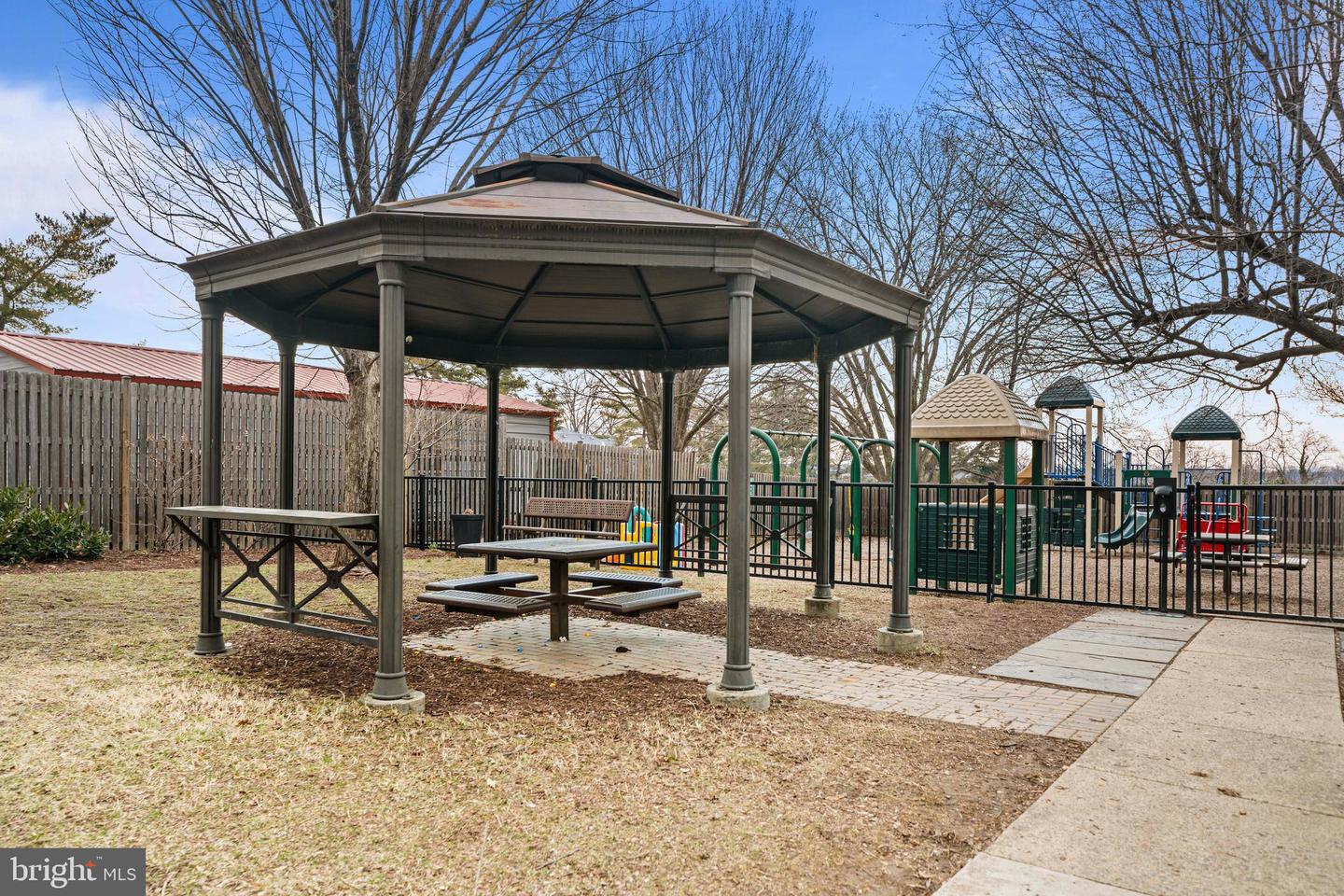 4531 28TH RD S #UNIT 9-7, ARLINGTON, Virginia 22206, 2 Bedrooms Bedrooms, ,1 BathroomBathrooms,Residential,For sale,4531 28TH RD S #UNIT 9-7,VAAR2068874 MLS # VAAR2068874