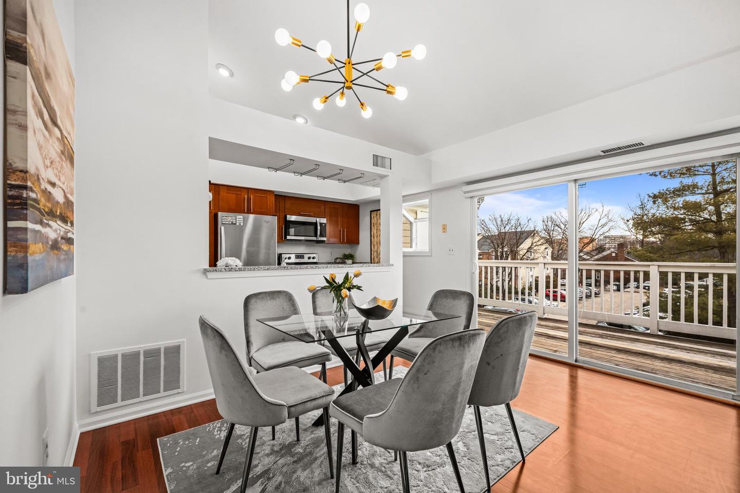 4531 28TH RD S #UNIT 9-7, ARLINGTON, Virginia 22206, 2 Bedrooms Bedrooms, ,1 BathroomBathrooms,Residential,For sale,4531 28TH RD S #UNIT 9-7,VAAR2068874 MLS # VAAR2068874