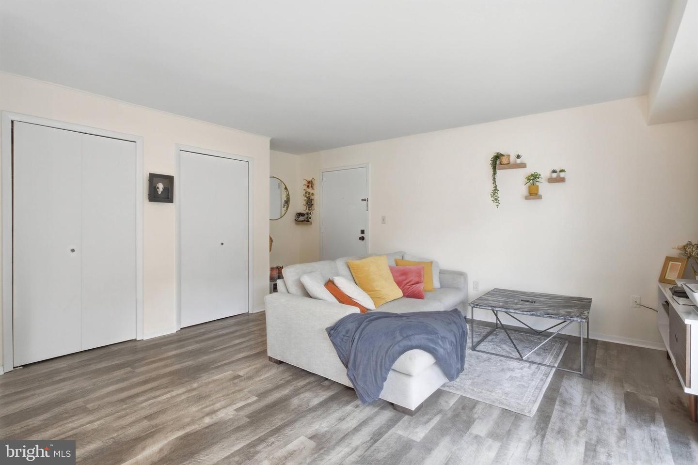 3230 S 28TH ST #401, ALEXANDRIA, Virginia 22302, 1 Bedroom Bedrooms, ,1 BathroomBathrooms,Residential,For sale,3230 S 28TH ST #401,VAAX2054188 MLS # VAAX2054188