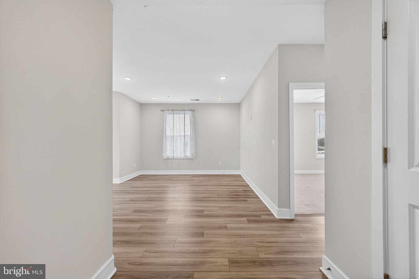 23639 GOLDEN EMBERS SQ #105, ASHBURN, Virginia 20148, 3 Bedrooms Bedrooms, ,2 BathroomsBathrooms,Residential,For sale,23639 GOLDEN EMBERS SQ #105,VALO2115990 MLS # VALO2115990