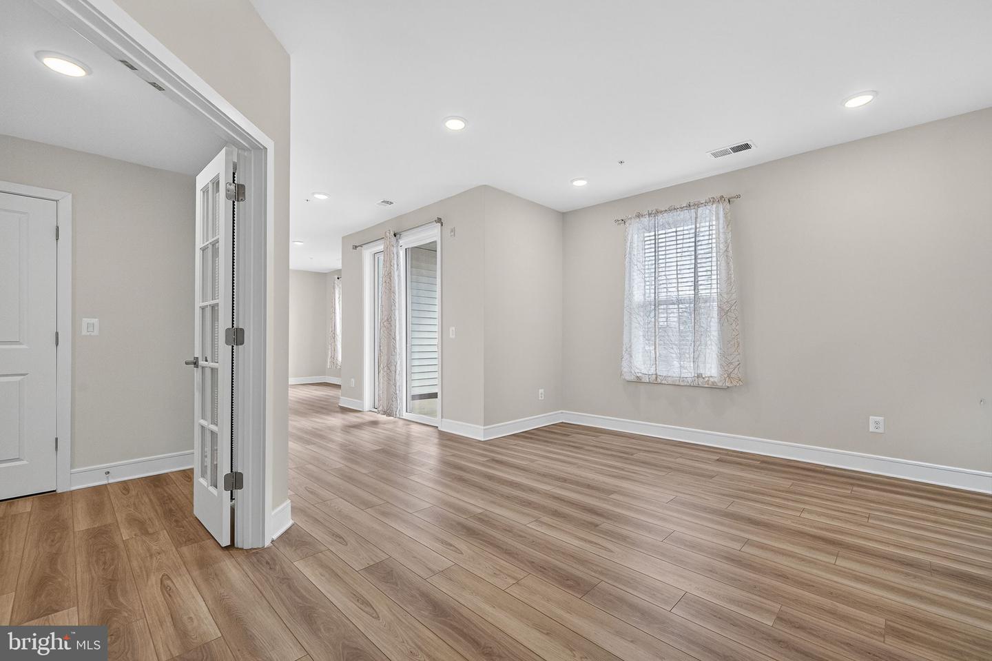 23639 GOLDEN EMBERS SQ #105, ASHBURN, Virginia 20148, 3 Bedrooms Bedrooms, ,2 BathroomsBathrooms,Residential,For sale,23639 GOLDEN EMBERS SQ #105,VALO2115990 MLS # VALO2115990