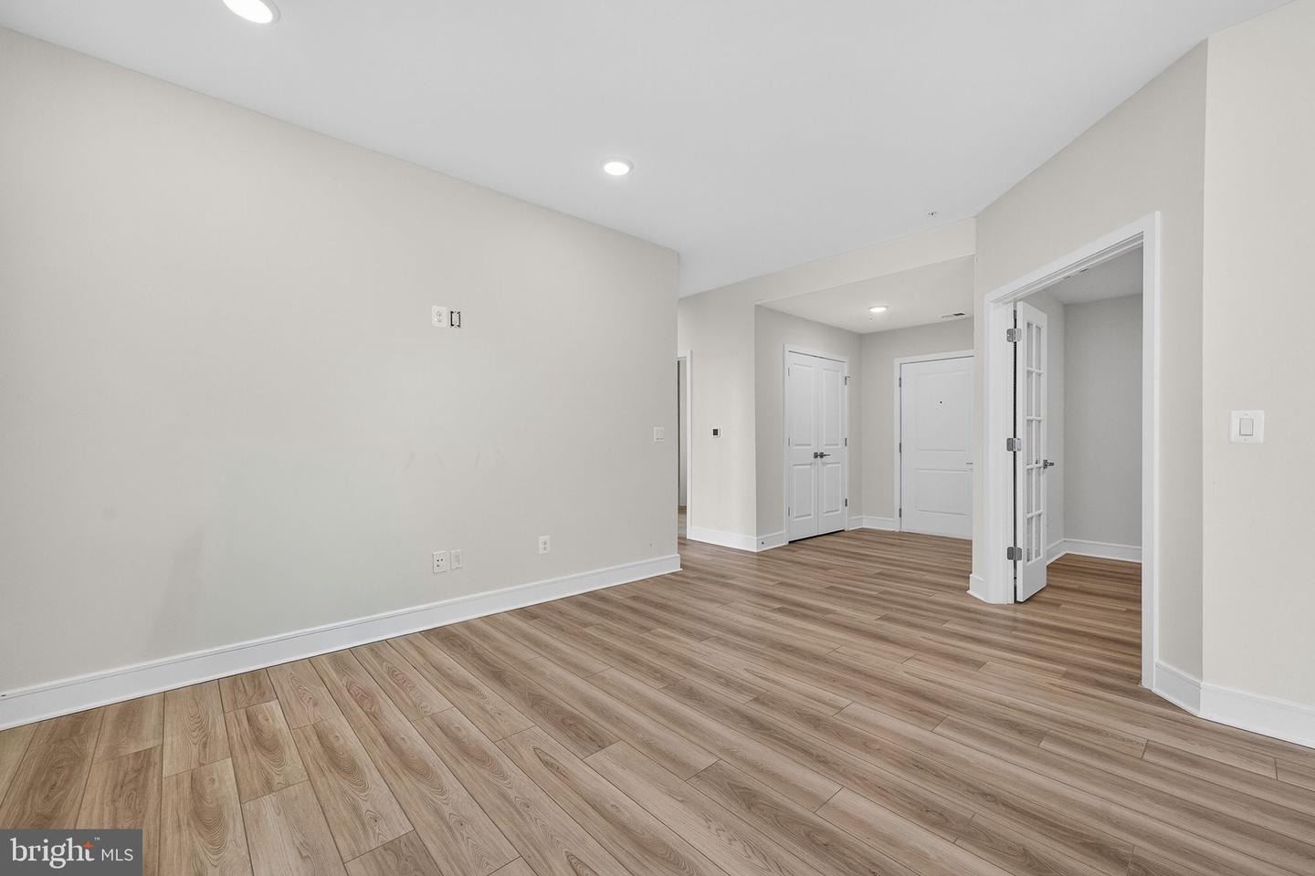 23639 GOLDEN EMBERS SQ #105, ASHBURN, Virginia 20148, 3 Bedrooms Bedrooms, ,2 BathroomsBathrooms,Residential,For sale,23639 GOLDEN EMBERS SQ #105,VALO2115990 MLS # VALO2115990