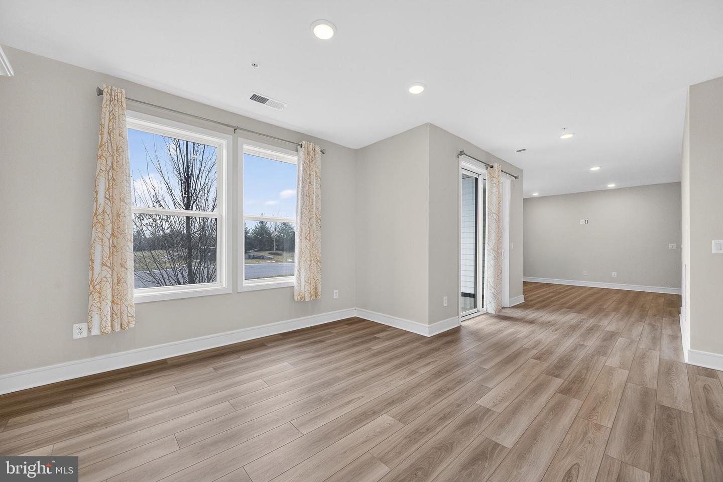 23639 GOLDEN EMBERS SQ #105, ASHBURN, Virginia 20148, 3 Bedrooms Bedrooms, ,2 BathroomsBathrooms,Residential,For sale,23639 GOLDEN EMBERS SQ #105,VALO2115990 MLS # VALO2115990