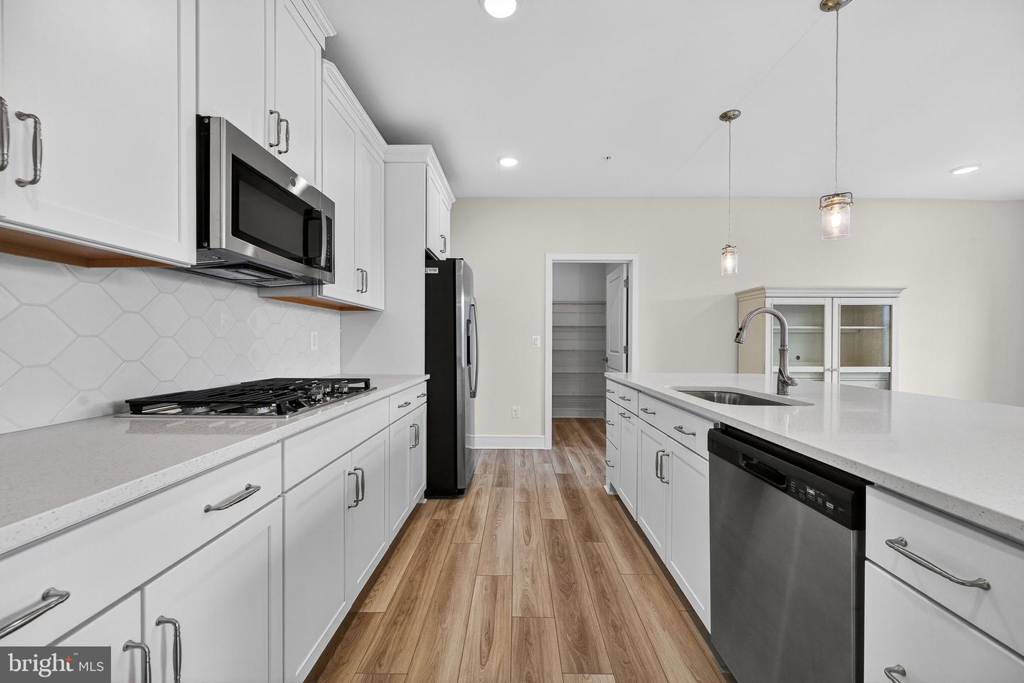 23639 GOLDEN EMBERS SQ #105, ASHBURN, Virginia 20148, 3 Bedrooms Bedrooms, ,2 BathroomsBathrooms,Residential,For sale,23639 GOLDEN EMBERS SQ #105,VALO2115990 MLS # VALO2115990