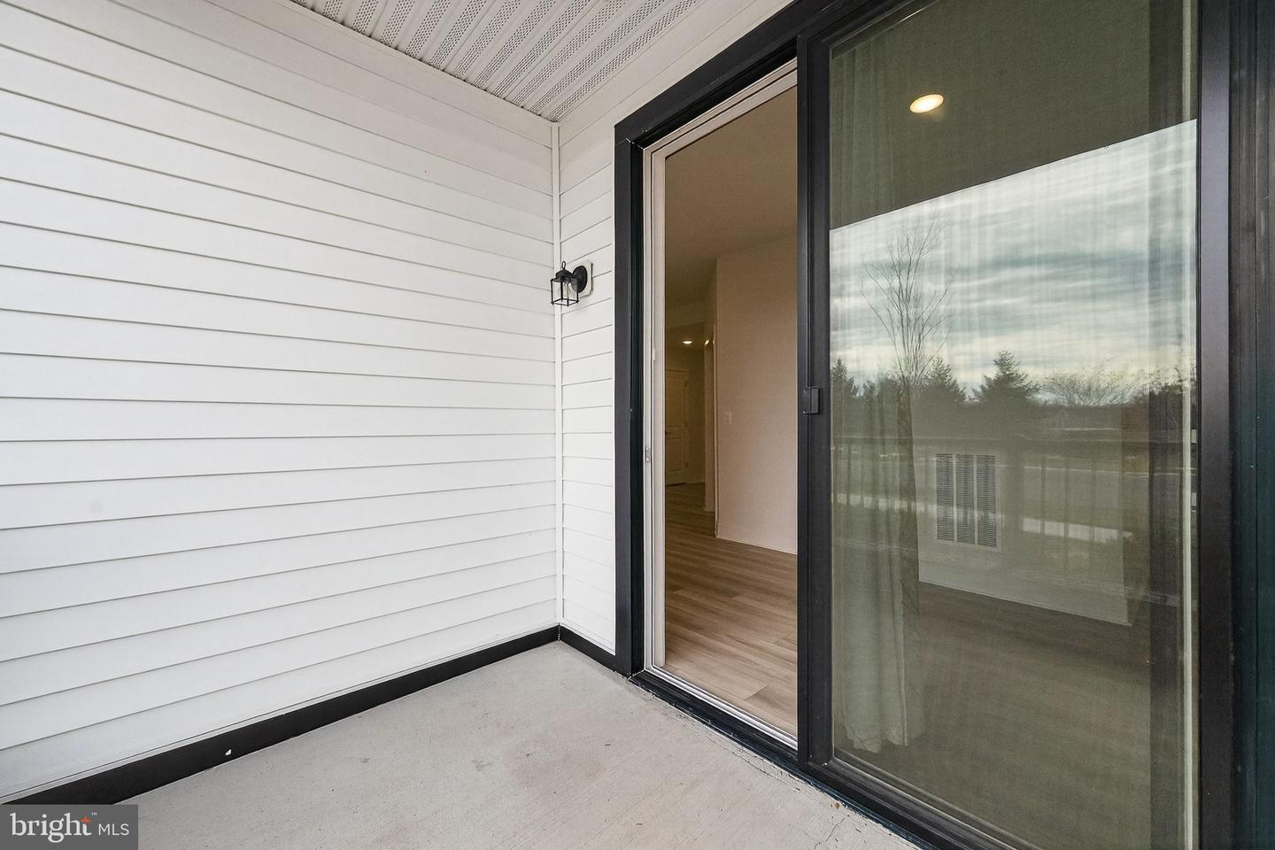 23639 GOLDEN EMBERS SQ #105, ASHBURN, Virginia 20148, 3 Bedrooms Bedrooms, ,2 BathroomsBathrooms,Residential,For sale,23639 GOLDEN EMBERS SQ #105,VALO2115990 MLS # VALO2115990