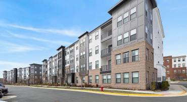 23639 GOLDEN EMBERS SQ #105, ASHBURN, Virginia 20148, 3 Bedrooms Bedrooms, ,2 BathroomsBathrooms,Residential,For sale,23639 GOLDEN EMBERS SQ #105,VALO2115990 MLS # VALO2115990