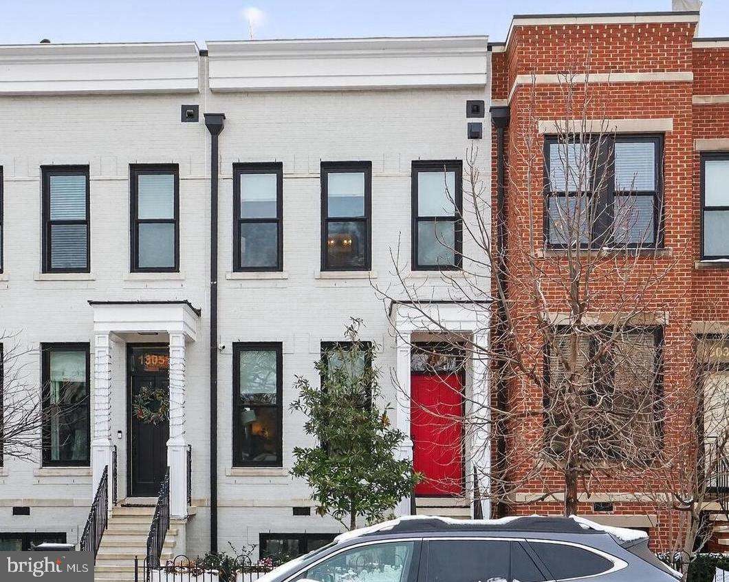 1305 D ST SE, WASHINGTON, District Of Columbia 20003, 4 Bedrooms Bedrooms, ,4 BathroomsBathrooms,Residential,For sale,1305 D ST SE,DCDC2246430 MLS # DCDC2246430