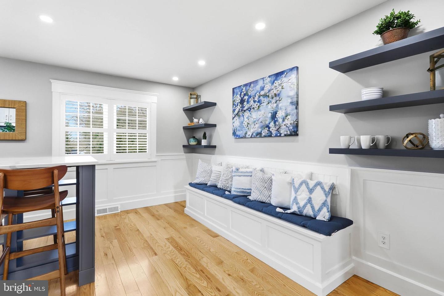 202 GLEN AVE SW, VIENNA, Virginia 22180, 4 Bedrooms Bedrooms, ,3 BathroomsBathrooms,Residential,For sale,202 GLEN AVE SW,VAFX2291500 MLS # VAFX2291500