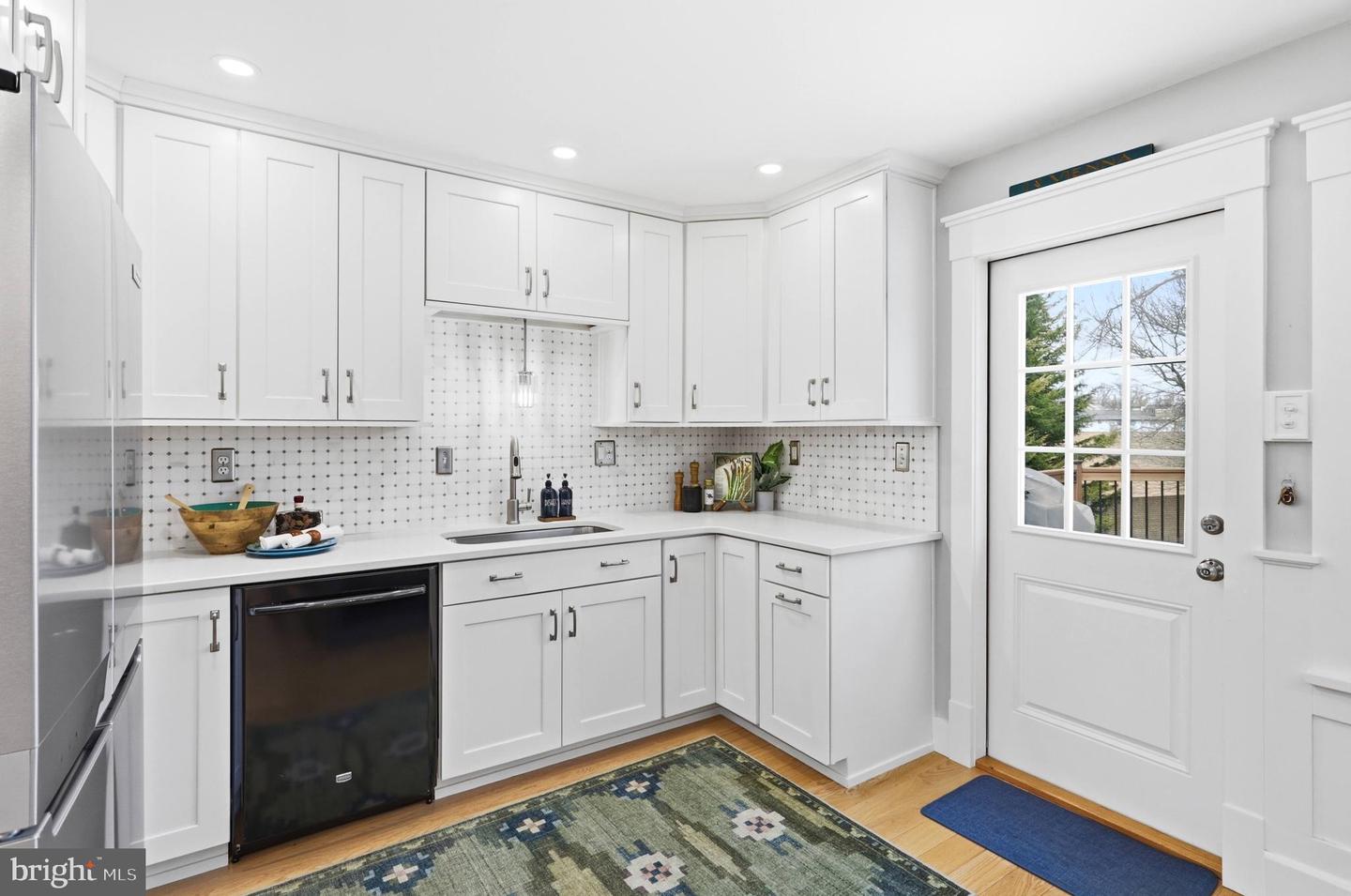 202 GLEN AVE SW, VIENNA, Virginia 22180, 4 Bedrooms Bedrooms, ,3 BathroomsBathrooms,Residential,For sale,202 GLEN AVE SW,VAFX2291500 MLS # VAFX2291500