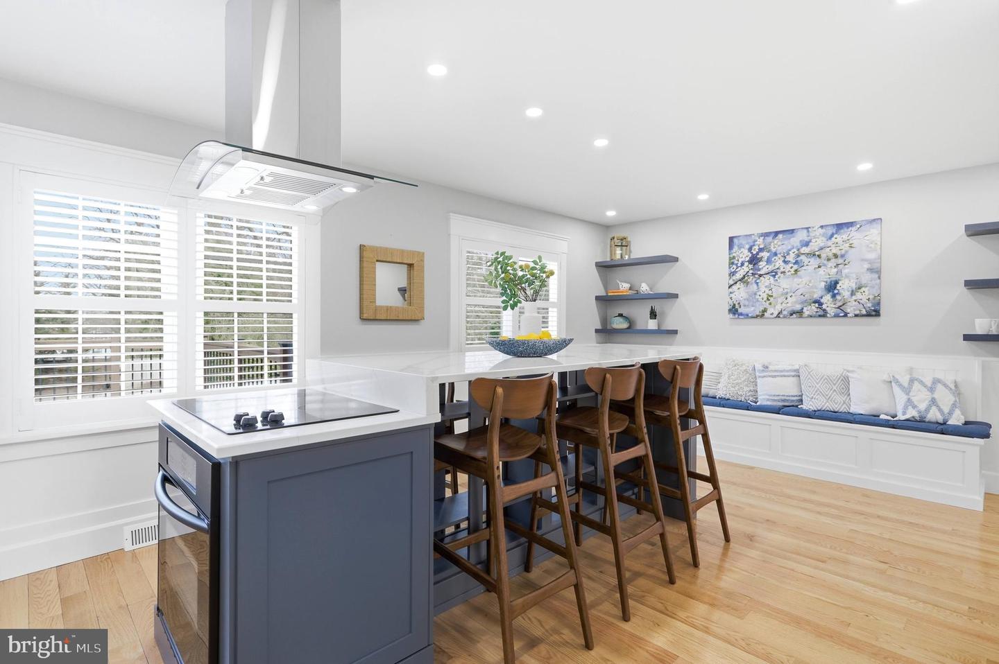 202 GLEN AVE SW, VIENNA, Virginia 22180, 4 Bedrooms Bedrooms, ,3 BathroomsBathrooms,Residential,For sale,202 GLEN AVE SW,VAFX2291500 MLS # VAFX2291500