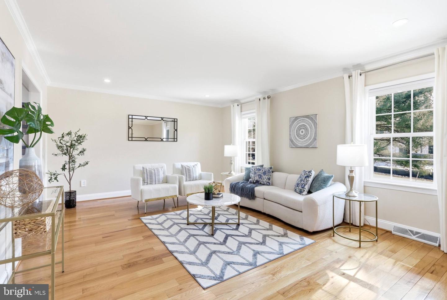 202 GLEN AVE SW, VIENNA, Virginia 22180, 4 Bedrooms Bedrooms, ,3 BathroomsBathrooms,Residential,For sale,202 GLEN AVE SW,VAFX2291500 MLS # VAFX2291500