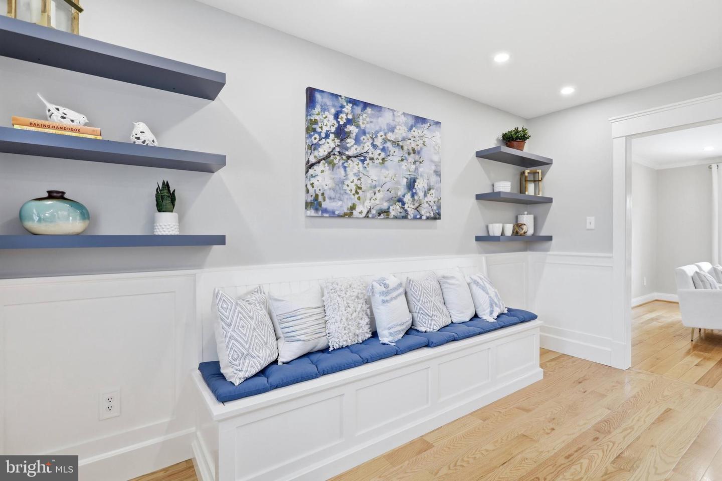 202 GLEN AVE SW, VIENNA, Virginia 22180, 4 Bedrooms Bedrooms, ,3 BathroomsBathrooms,Residential,For sale,202 GLEN AVE SW,VAFX2291500 MLS # VAFX2291500