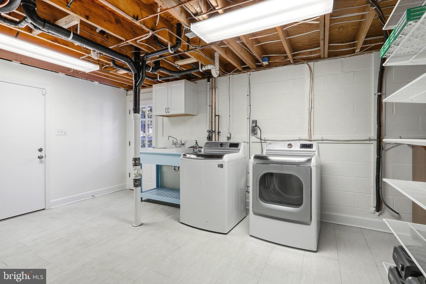 202 GLEN AVE SW, VIENNA, Virginia 22180, 4 Bedrooms Bedrooms, ,3 BathroomsBathrooms,Residential,For sale,202 GLEN AVE SW,VAFX2291500 MLS # VAFX2291500