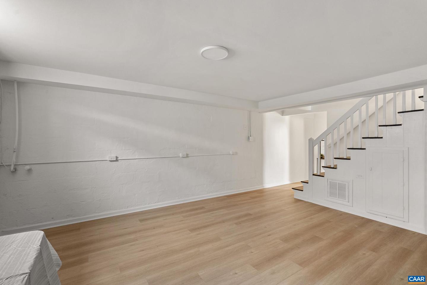 919 DRUID AVE, CHARLOTTESVILLE, Virginia 22902, 4 Bedrooms Bedrooms, ,3 BathroomsBathrooms,Residential,For sale,919 DRUID AVE,673385 MLS # 673385 919 DRUID AVE, CHARLOTTESVILLE, Virginia 22902, 4 Bedrooms Bedrooms, ,3 BathroomsBathrooms,Residential,For sale,919 DRUID AVE,673385 MLS # 673385