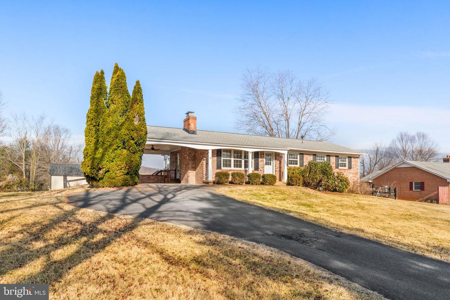 660 FOXCROFT RD, WARRENTON, Virginia 20186, 3 Bedrooms Bedrooms, ,3 BathroomsBathrooms,Residential,For sale,660 FOXCROFT RD,VAFQ2020610 MLS # VAFQ2020610