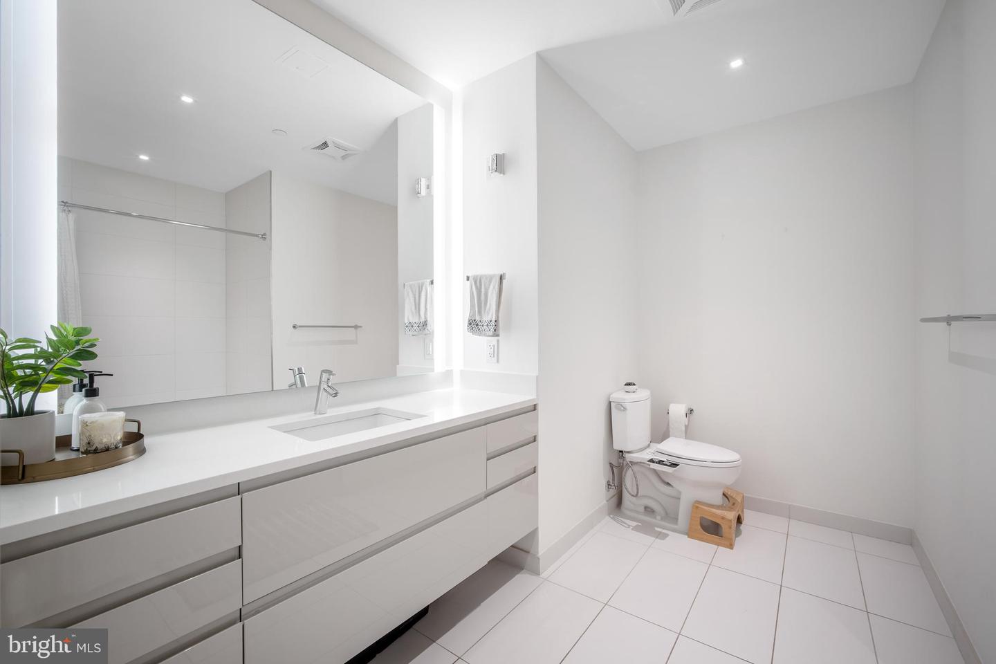 810 O ST NW #504, WASHINGTON, District Of Columbia 20001, 2 Bedrooms Bedrooms, ,2 BathroomsBathrooms,Residential,For sale,810 O ST NW #504,DCDC2246772 MLS # DCDC2246772