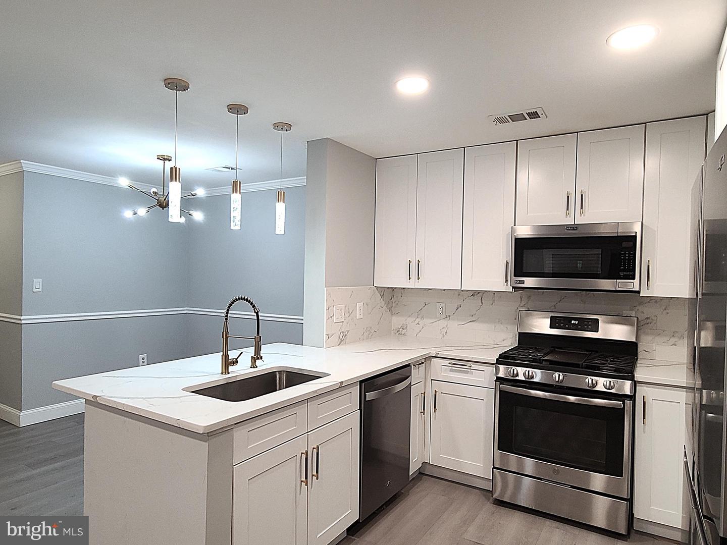 1049 GARDENVIEW LOOP #302, WOODBRIDGE, Virginia 22191, 2 Bedrooms Bedrooms, ,2 BathroomsBathrooms,Residential,For sale,1049 GARDENVIEW LOOP #302,VAPW2112780 MLS # VAPW2112780