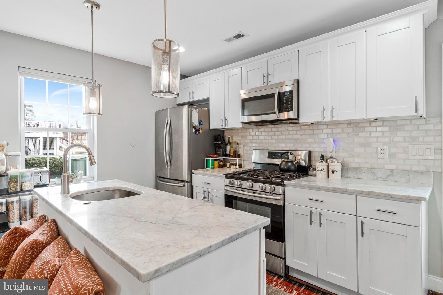 5043 11TH ST NE, WASHINGTON, District Of Columbia 20017, 3 Bedrooms Bedrooms, ,3 BathroomsBathrooms,Residential,For sale,5043 11TH ST NE,DCDC2246928 MLS # DCDC2246928