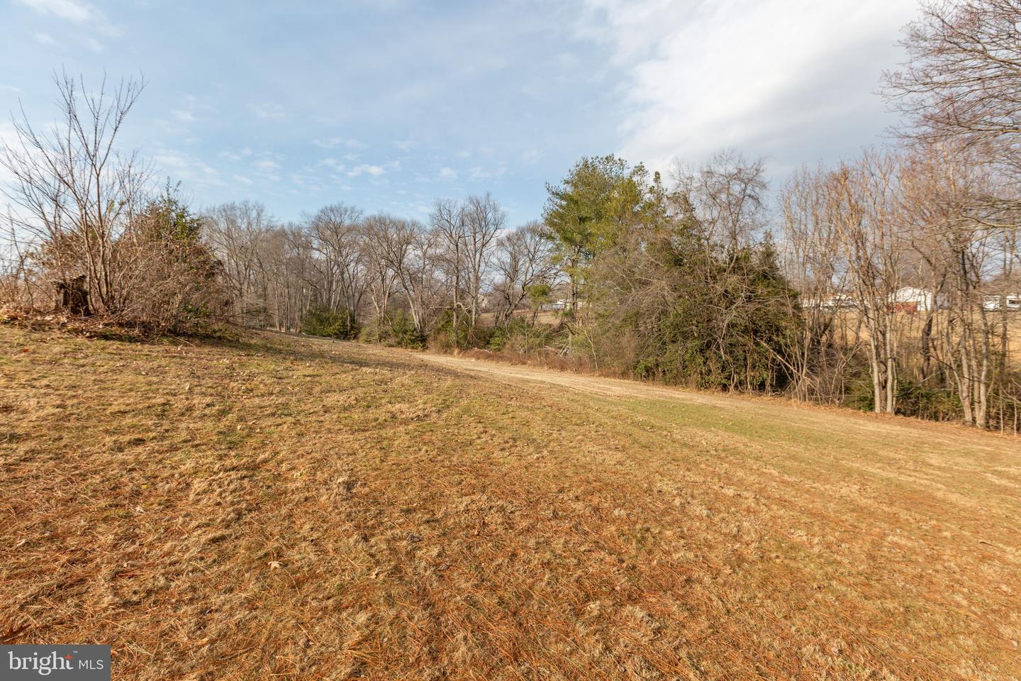 59 MCCARTY RD, FREDERICKSBURG, Virginia 22405, 3 Bedrooms Bedrooms, ,1 BathroomBathrooms,Residential,For sale,59 MCCARTY RD,VAST2046306 MLS # VAST2046306