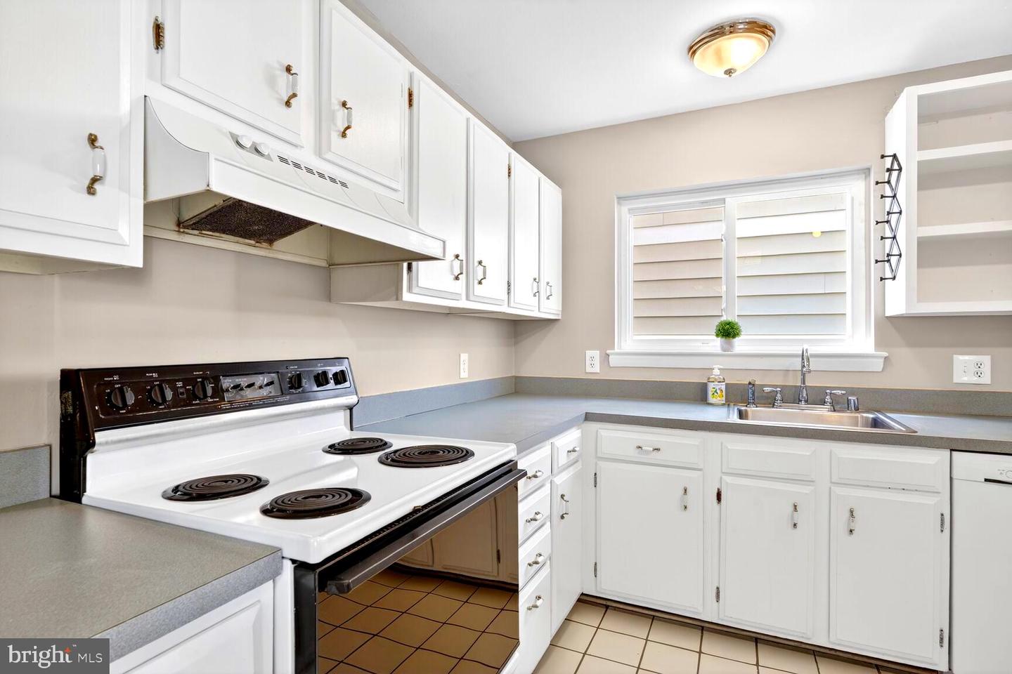 7204 LAVENDER LN, SPRINGFIELD, Virginia 22150, 3 Bedrooms Bedrooms, ,2 BathroomsBathrooms,Residential,For sale,7204 LAVENDER LN,VAFX2291878 MLS # VAFX2291878 7204 LAVENDER LN, SPRINGFIELD, Virginia 22150, 3 Bedrooms Bedrooms, ,2 BathroomsBathrooms,Residential,For sale,7204 LAVENDER LN,VAFX2291878 MLS # VAFX2291878