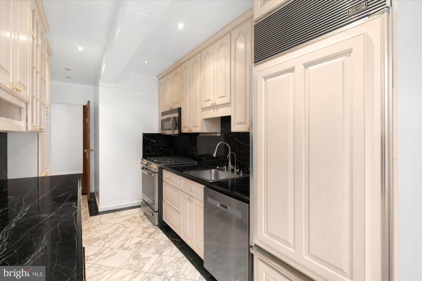 4201 CATHEDRAL AVE NW #315E, WASHINGTON, District Of Columbia 20016, 3 Bedrooms Bedrooms, ,2 BathroomsBathrooms,Residential,For sale,4201 CATHEDRAL AVE NW #315E,DCDC2246992 MLS # DCDC2246992 4201 CATHEDRAL AVE NW #315E, WASHINGTON, District Of Columbia 20016, 3 Bedrooms Bedrooms, ,2 BathroomsBathrooms,Residential,For sale,4201 CATHEDRAL AVE NW #315E,DCDC2246992 MLS # DCDC2246992