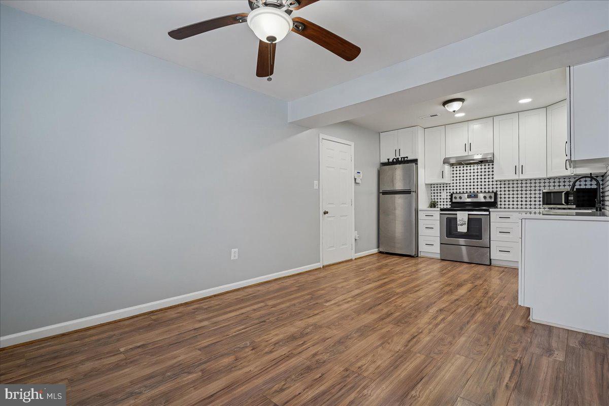 5303 STOCKTON CT, WOODBRIDGE, Virginia 22193, 3 Bedrooms Bedrooms, 6 Rooms Rooms,2 BathroomsBathrooms,Residential,For sale,5303 STOCKTON CT,VAPW2112902 MLS # VAPW2112902