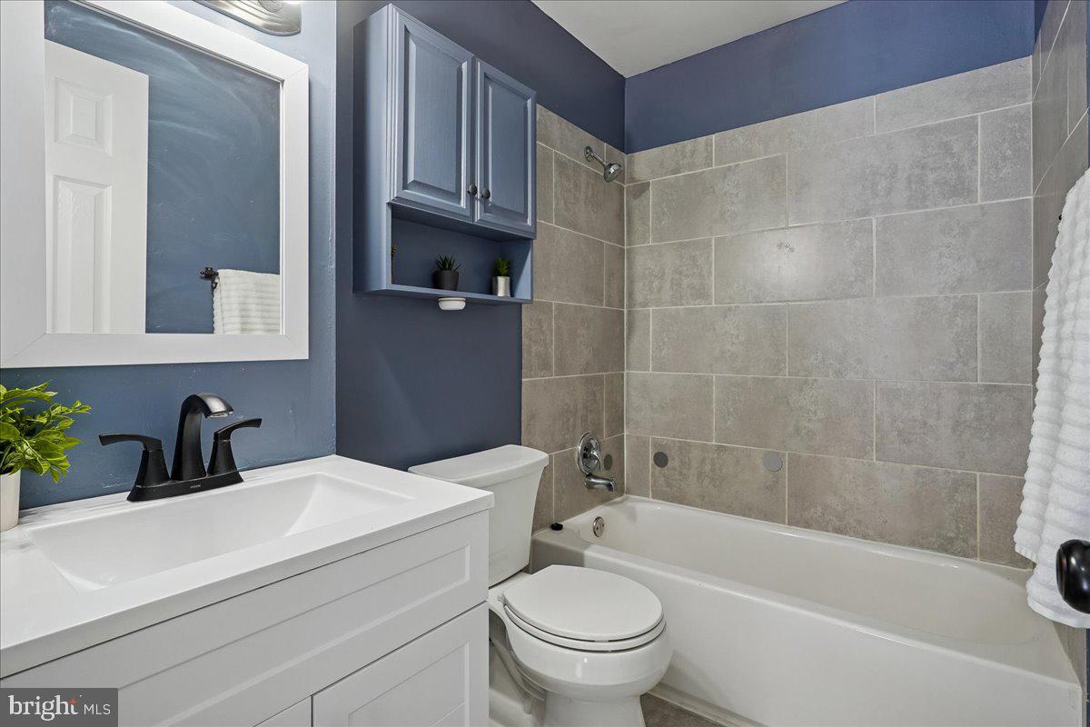 5303 STOCKTON CT, WOODBRIDGE, Virginia 22193, 3 Bedrooms Bedrooms, 6 Rooms Rooms,2 BathroomsBathrooms,Residential,For sale,5303 STOCKTON CT,VAPW2112902 MLS # VAPW2112902