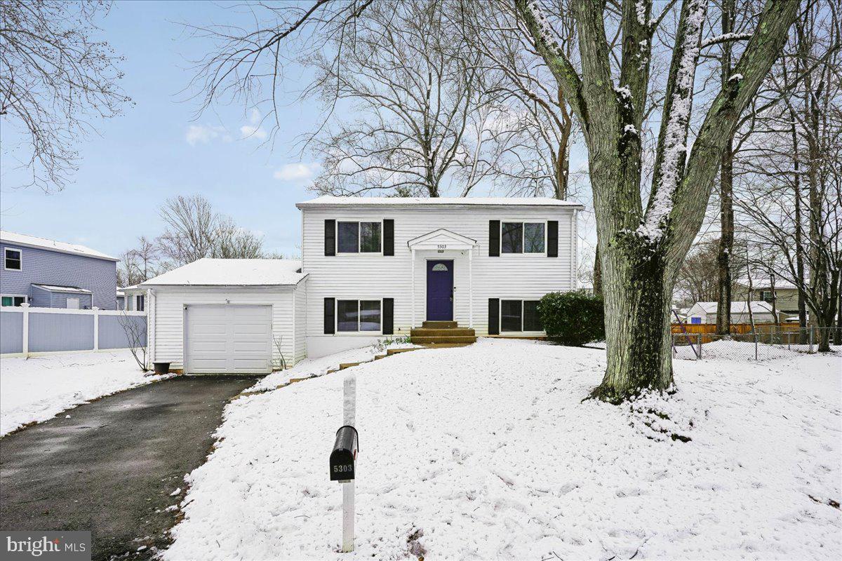 5303 STOCKTON CT, WOODBRIDGE, Virginia 22193, 3 Bedrooms Bedrooms, 6 Rooms Rooms,2 BathroomsBathrooms,Residential,For sale,5303 STOCKTON CT,VAPW2112902 MLS # VAPW2112902