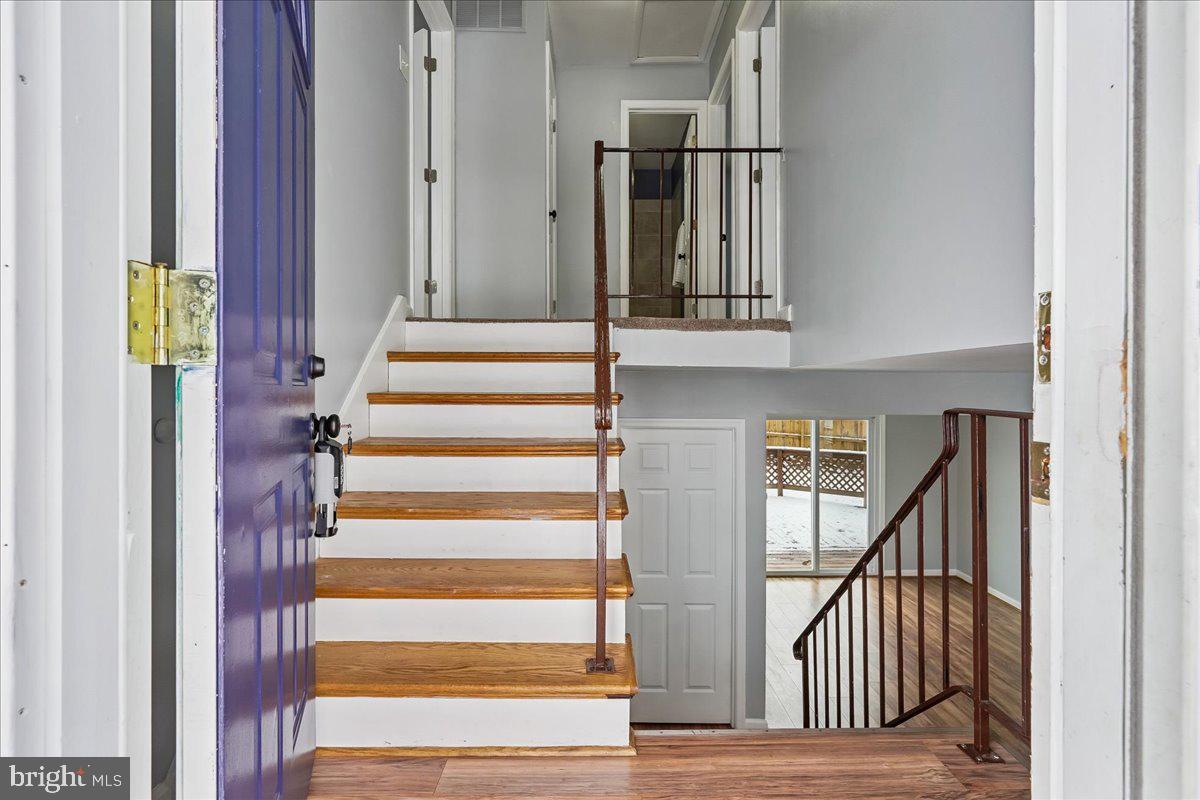 5303 STOCKTON CT, WOODBRIDGE, Virginia 22193, 3 Bedrooms Bedrooms, 6 Rooms Rooms,2 BathroomsBathrooms,Residential,For sale,5303 STOCKTON CT,VAPW2112902 MLS # VAPW2112902