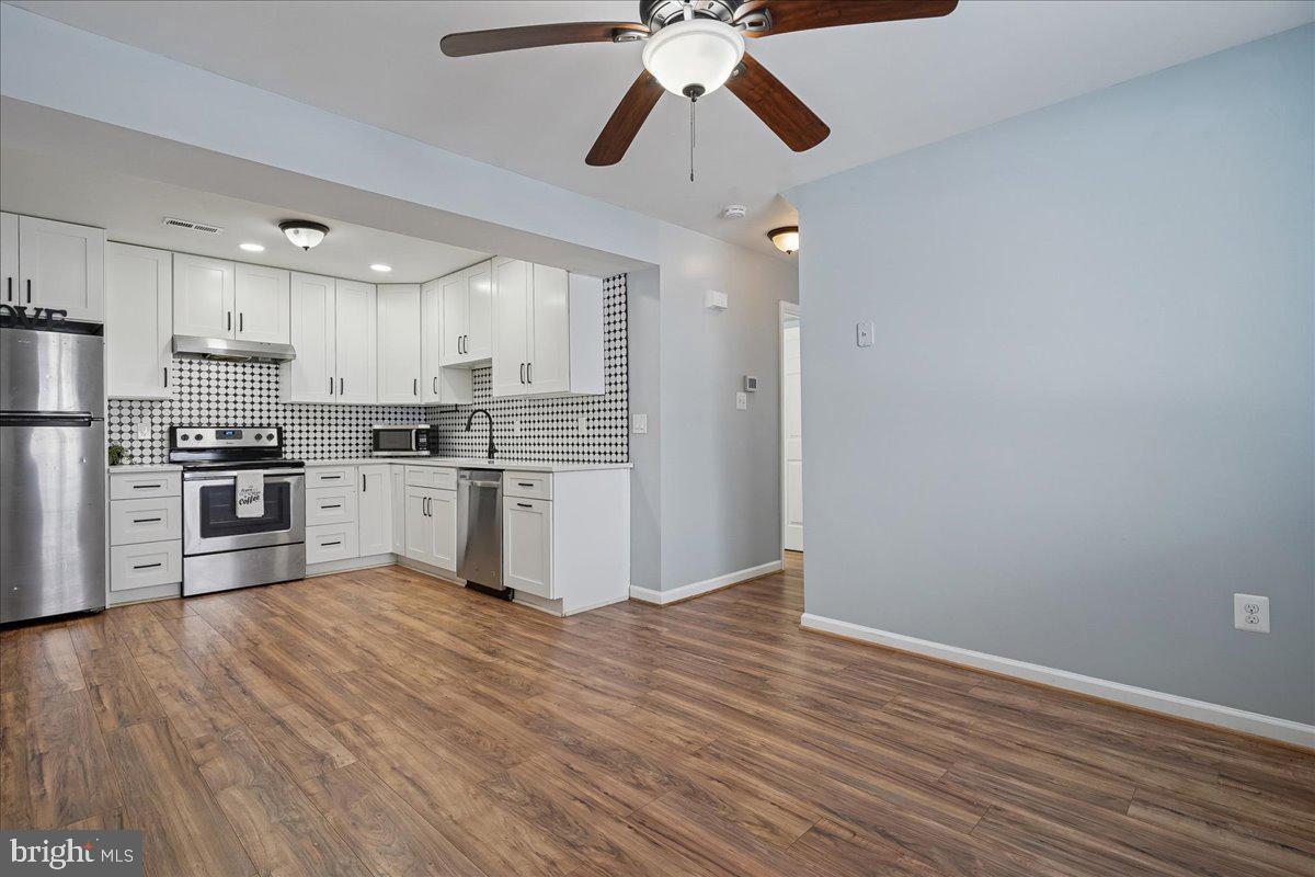 5303 STOCKTON CT, WOODBRIDGE, Virginia 22193, 3 Bedrooms Bedrooms, 6 Rooms Rooms,2 BathroomsBathrooms,Residential,For sale,5303 STOCKTON CT,VAPW2112902 MLS # VAPW2112902