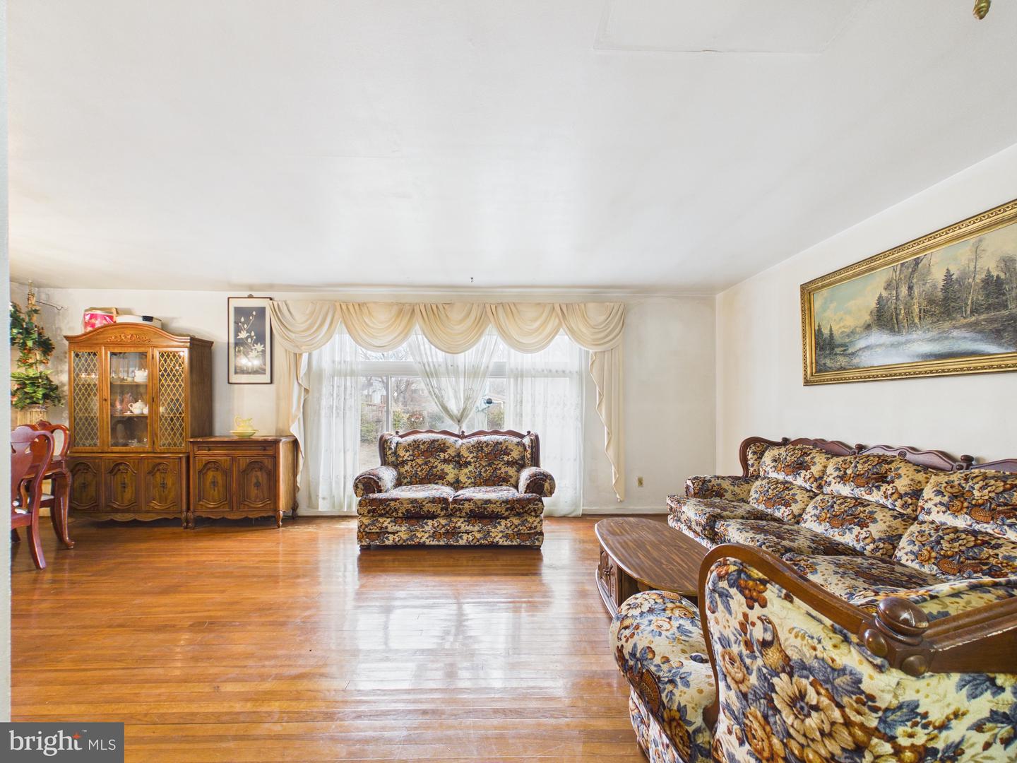 5907 CAMBERLY AVE, SPRINGFIELD, Virginia 22150, 3 Bedrooms Bedrooms, ,1 BathroomBathrooms,Residential,For sale,5907 CAMBERLY AVE,VAFX2291992 MLS # VAFX2291992