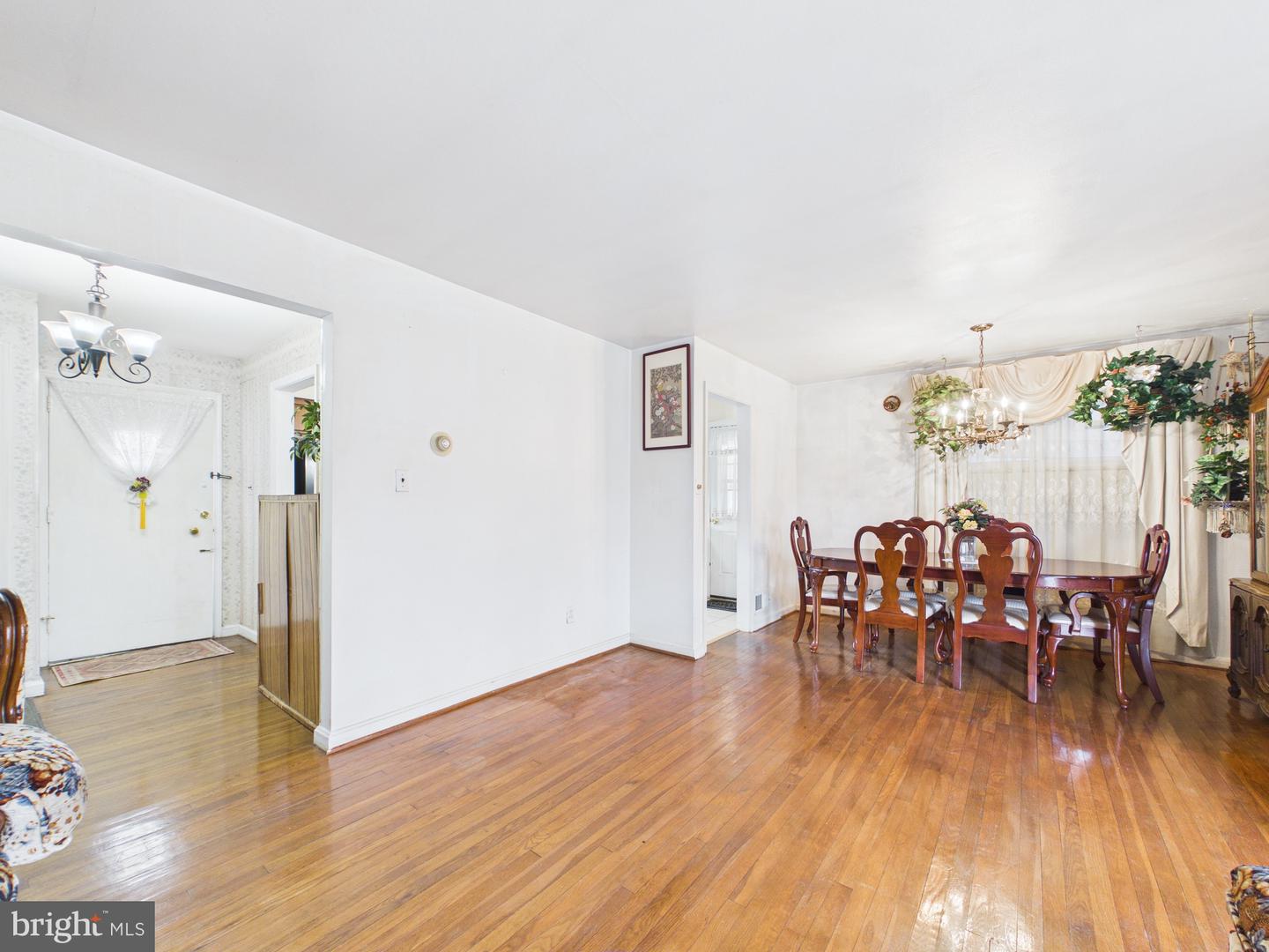 5907 CAMBERLY AVE, SPRINGFIELD, Virginia 22150, 3 Bedrooms Bedrooms, ,1 BathroomBathrooms,Residential,For sale,5907 CAMBERLY AVE,VAFX2291992 MLS # VAFX2291992