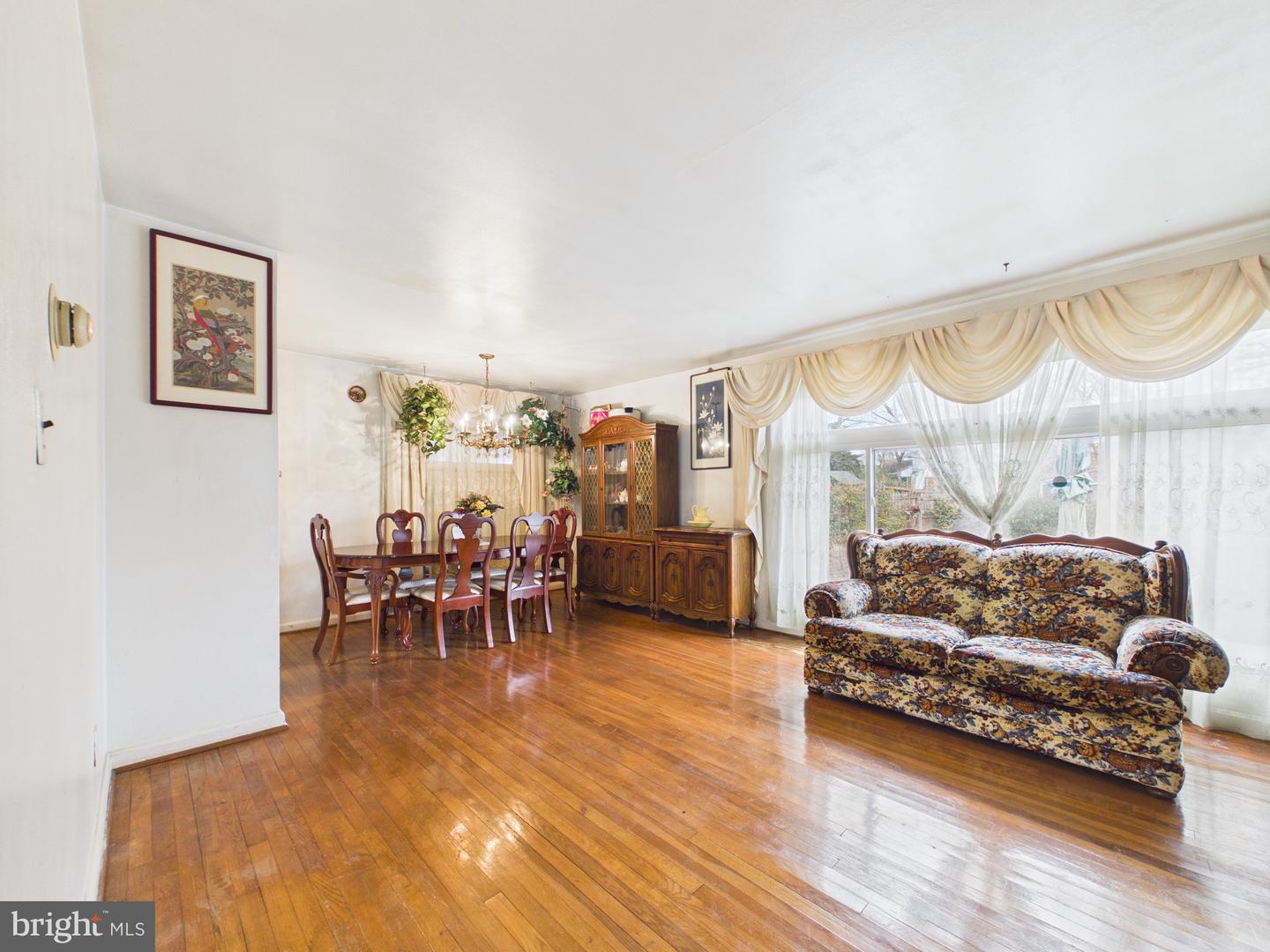 5907 CAMBERLY AVE, SPRINGFIELD, Virginia 22150, 3 Bedrooms Bedrooms, ,1 BathroomBathrooms,Residential,For sale,5907 CAMBERLY AVE,VAFX2291992 MLS # VAFX2291992