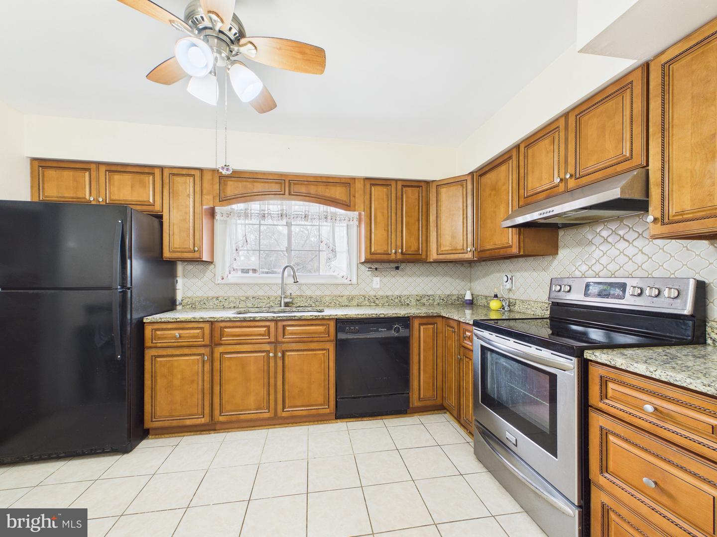 5907 CAMBERLY AVE, SPRINGFIELD, Virginia 22150, 3 Bedrooms Bedrooms, ,1 BathroomBathrooms,Residential,For sale,5907 CAMBERLY AVE,VAFX2291992 MLS # VAFX2291992