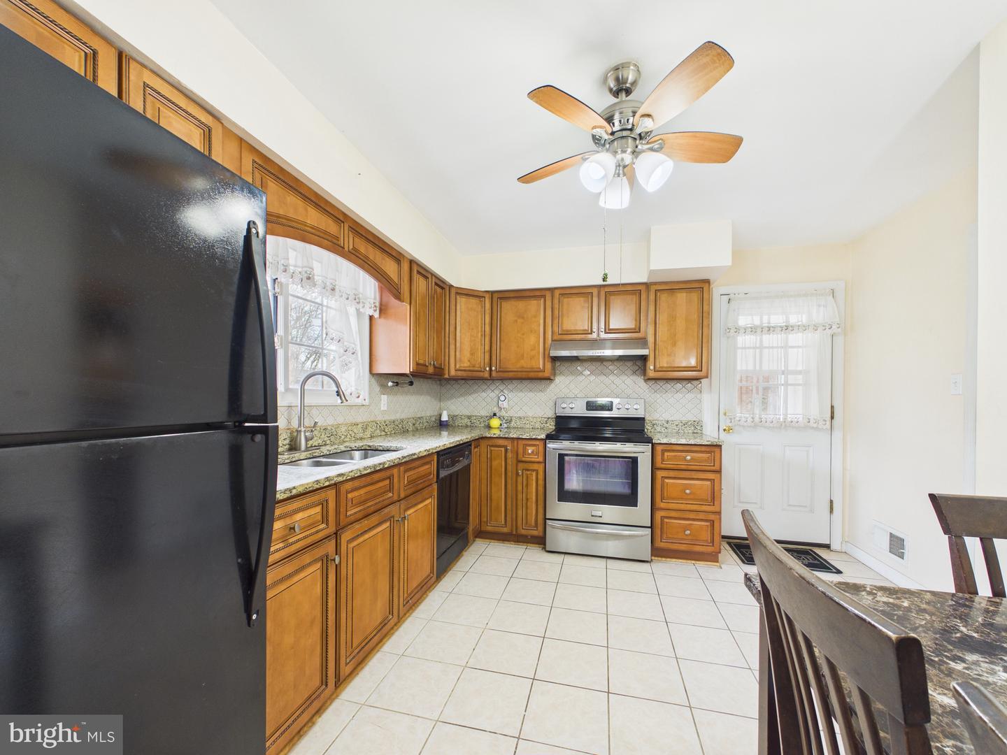 5907 CAMBERLY AVE, SPRINGFIELD, Virginia 22150, 3 Bedrooms Bedrooms, ,1 BathroomBathrooms,Residential,For sale,5907 CAMBERLY AVE,VAFX2291992 MLS # VAFX2291992