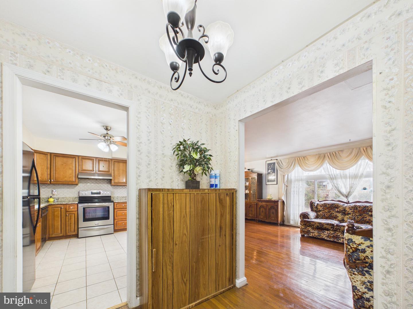 5907 CAMBERLY AVE, SPRINGFIELD, Virginia 22150, 3 Bedrooms Bedrooms, ,1 BathroomBathrooms,Residential,For sale,5907 CAMBERLY AVE,VAFX2291992 MLS # VAFX2291992