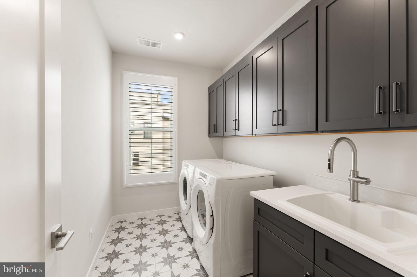 19899 HARRISON TRACE TER, ASHBURN, Virginia 20147, 3 Bedrooms Bedrooms, ,3 BathroomsBathrooms,Residential,For sale,19899 HARRISON TRACE TER,VALO2116352 MLS # VALO2116352