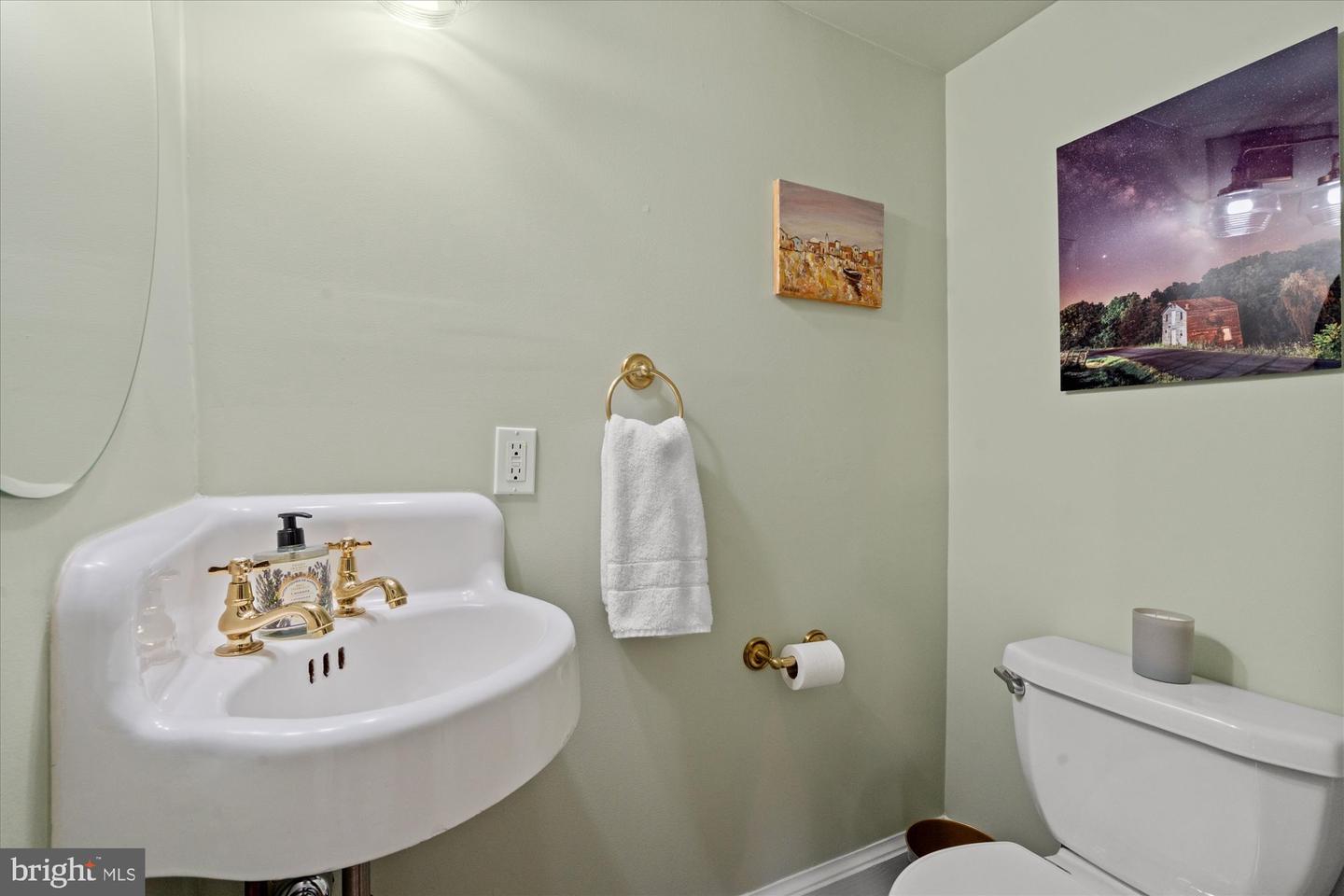 204 ELM ST, ALEXANDRIA, Virginia 22301, 4 Bedrooms Bedrooms, ,3 BathroomsBathrooms,Residential,For sale,204 ELM ST,VAAX2054342 MLS # VAAX2054342 204 ELM ST, ALEXANDRIA, Virginia 22301, 4 Bedrooms Bedrooms, ,3 BathroomsBathrooms,Residential,For sale,204 ELM ST,VAAX2054342 MLS # VAAX2054342