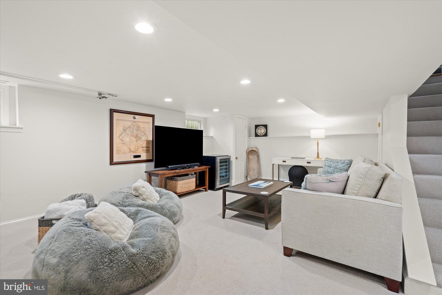 204 ELM ST, ALEXANDRIA, Virginia 22301, 4 Bedrooms Bedrooms, ,3 BathroomsBathrooms,Residential,For sale,204 ELM ST,VAAX2054342 MLS # VAAX2054342 204 ELM ST, ALEXANDRIA, Virginia 22301, 4 Bedrooms Bedrooms, ,3 BathroomsBathrooms,Residential,For sale,204 ELM ST,VAAX2054342 MLS # VAAX2054342