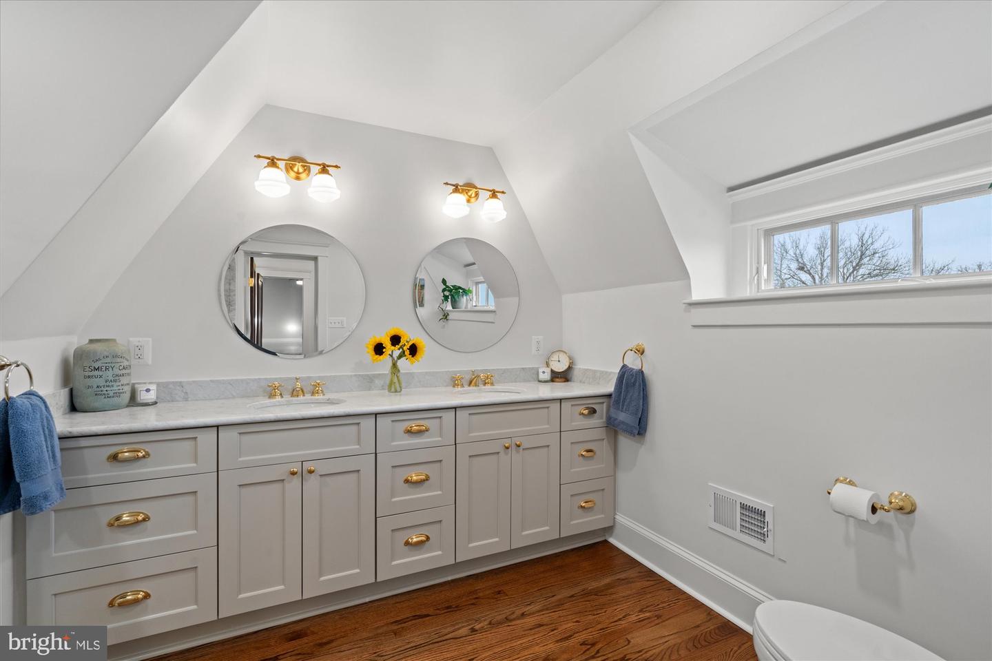 204 ELM ST, ALEXANDRIA, Virginia 22301, 4 Bedrooms Bedrooms, ,3 BathroomsBathrooms,Residential,For sale,204 ELM ST,VAAX2054342 MLS # VAAX2054342 204 ELM ST, ALEXANDRIA, Virginia 22301, 4 Bedrooms Bedrooms, ,3 BathroomsBathrooms,Residential,For sale,204 ELM ST,VAAX2054342 MLS # VAAX2054342