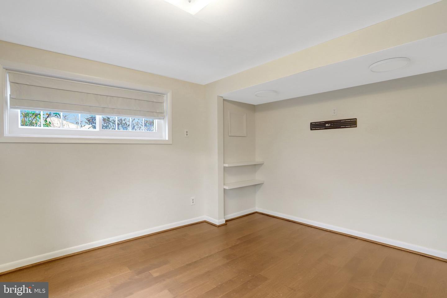 1121 WESTMORELAND RD, ALEXANDRIA, Virginia 22308, 4 Bedrooms Bedrooms, 7 Rooms Rooms,3 BathroomsBathrooms,Residential,For sale,1121 WESTMORELAND RD,VAFX2292030 MLS # VAFX2292030