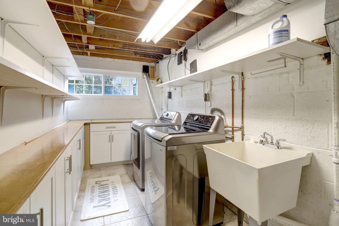 1121 WESTMORELAND RD, ALEXANDRIA, Virginia 22308, 4 Bedrooms Bedrooms, 7 Rooms Rooms,3 BathroomsBathrooms,Residential,For sale,1121 WESTMORELAND RD,VAFX2292030 MLS # VAFX2292030