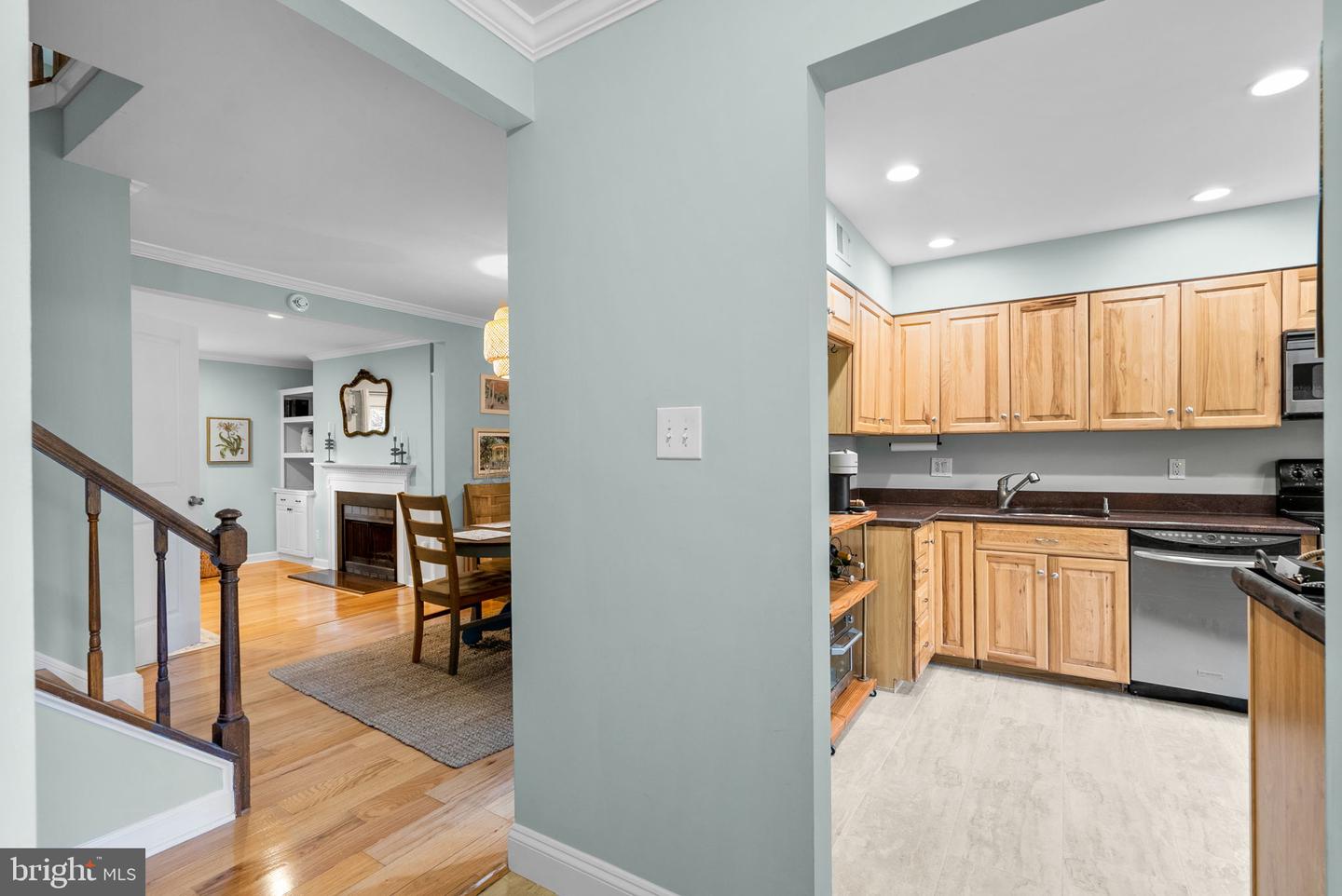6045 CROWN ROYAL CIR, ALEXANDRIA, Virginia 22310, 2 Bedrooms Bedrooms, ,2 BathroomsBathrooms,Residential,For sale,6045 CROWN ROYAL CIR,VAFX2292092 MLS # VAFX2292092 6045 CROWN ROYAL CIR, ALEXANDRIA, Virginia 22310, 2 Bedrooms Bedrooms, ,2 BathroomsBathrooms,Residential,For sale,6045 CROWN ROYAL CIR,VAFX2292092 MLS # VAFX2292092