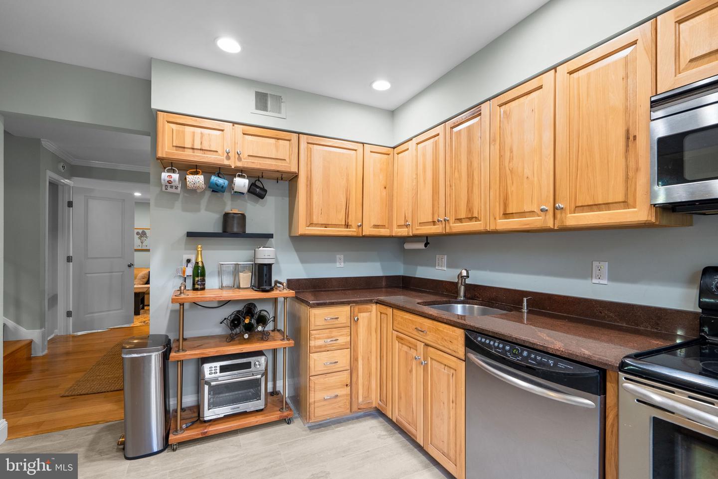 6045 CROWN ROYAL CIR, ALEXANDRIA, Virginia 22310, 2 Bedrooms Bedrooms, ,2 BathroomsBathrooms,Residential,For sale,6045 CROWN ROYAL CIR,VAFX2292092 MLS # VAFX2292092 6045 CROWN ROYAL CIR, ALEXANDRIA, Virginia 22310, 2 Bedrooms Bedrooms, ,2 BathroomsBathrooms,Residential,For sale,6045 CROWN ROYAL CIR,VAFX2292092 MLS # VAFX2292092