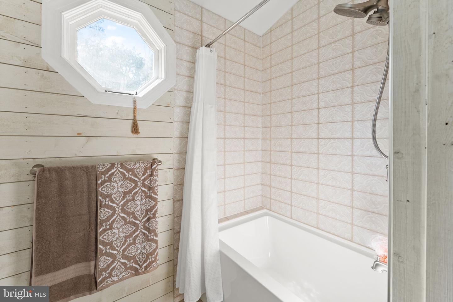 522 FELTON RD, DELTAVILLE, Virginia 23043, 5 Bedrooms Bedrooms, 10 Rooms Rooms,4 BathroomsBathrooms,Residential,For sale,522 FELTON RD,VAMX2000288 MLS # VAMX2000288